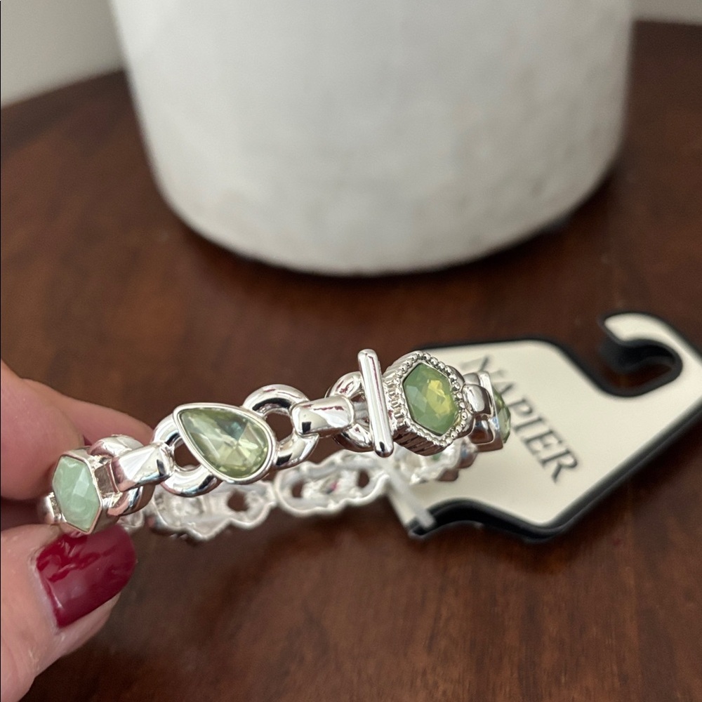 Napier Silvertone Stretch,hexagon,teardrop acrylic stones,mint green/aqua - Picture 2 of 7